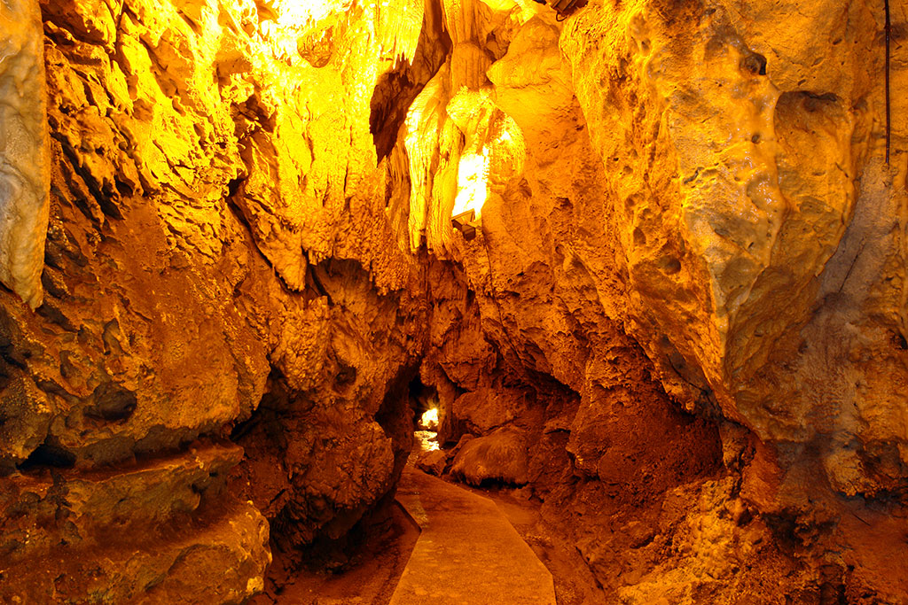 Zindan Cave